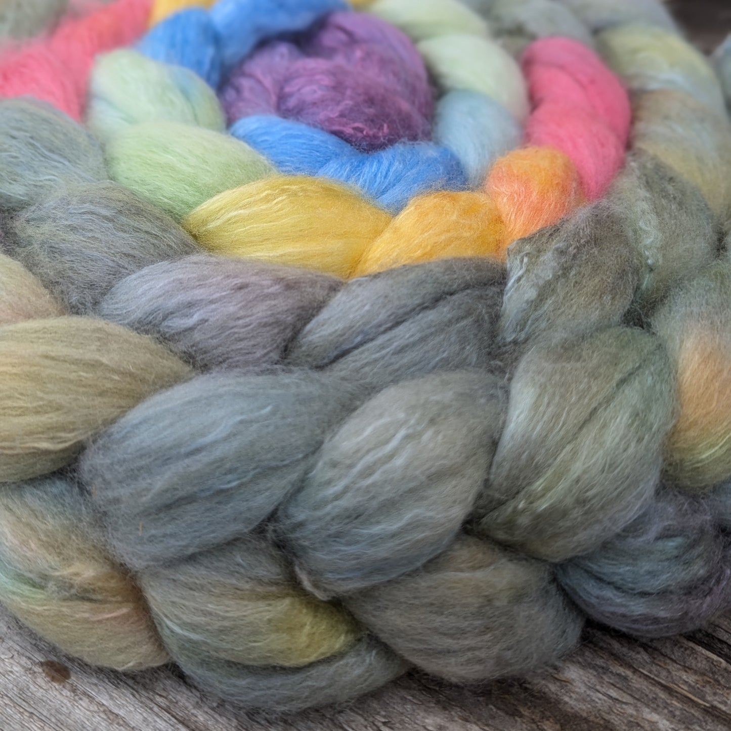Forlorn Unicorn - 70/30 Haunui Mulberry Combed Top